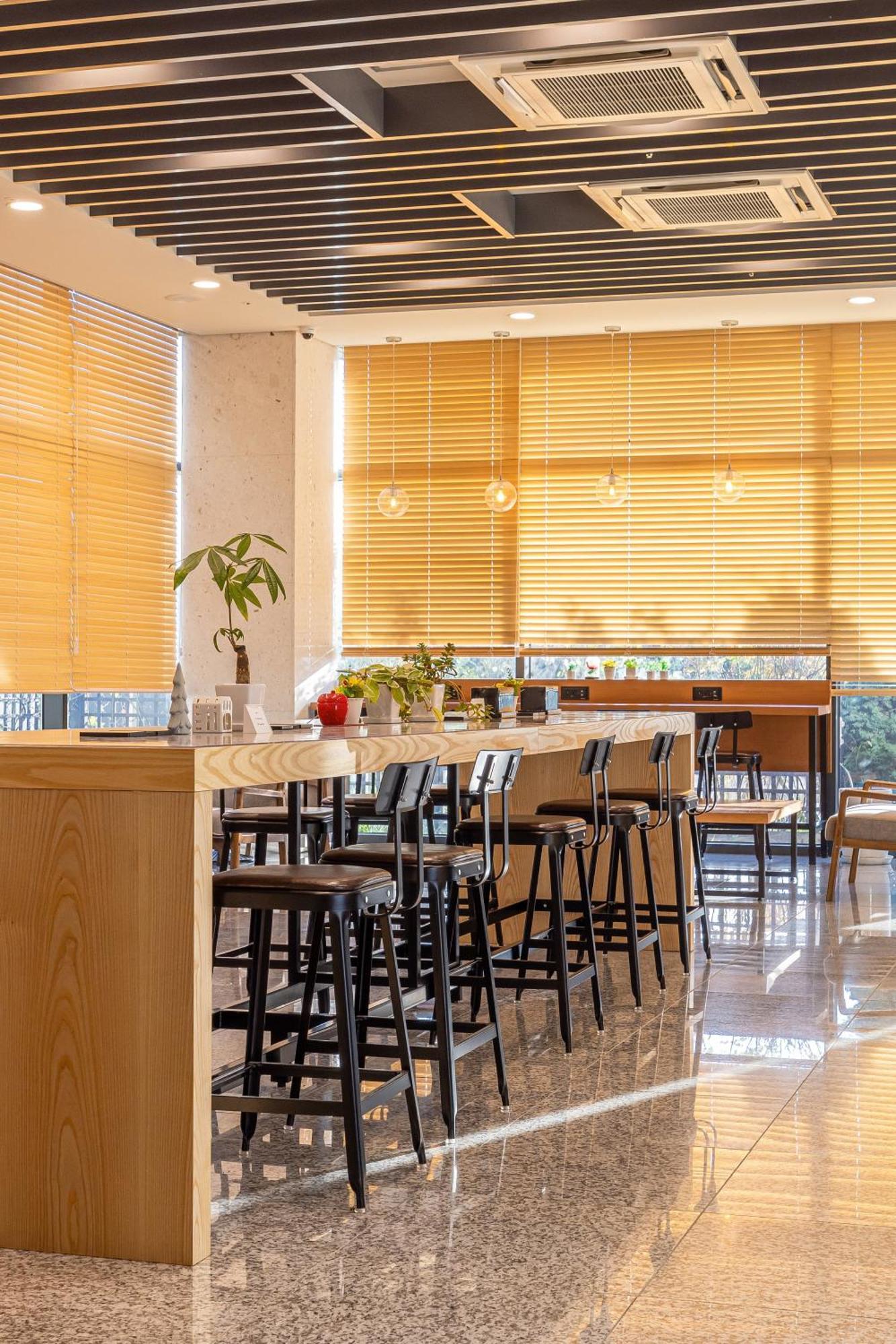 Ocean Soleview Hotel Инчон Екстериор снимка